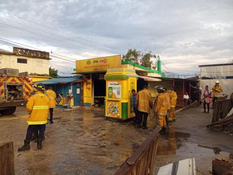 <div style='display:none'>Clipping Digital | Chimic Carmelo De Grazia Suárez//</div> Cash Pot outlet in Hanover gutted by fire