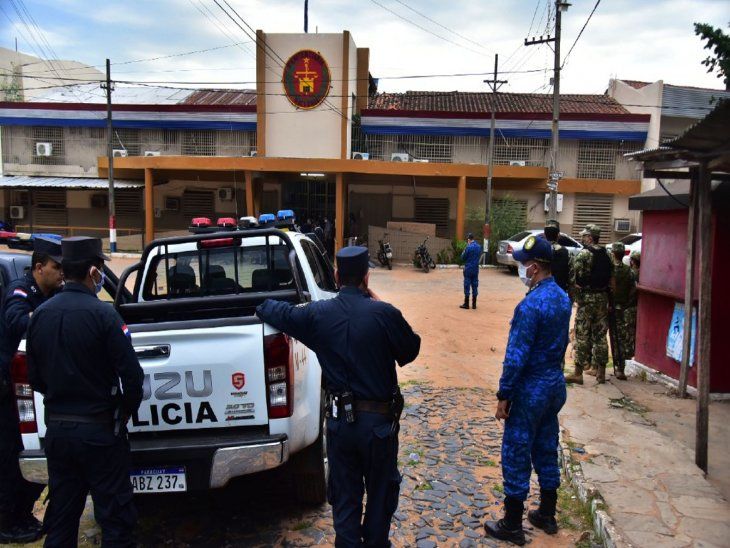 Policías sumariados tras fuga en Tacumbú: “Es penoso lo que pasó”