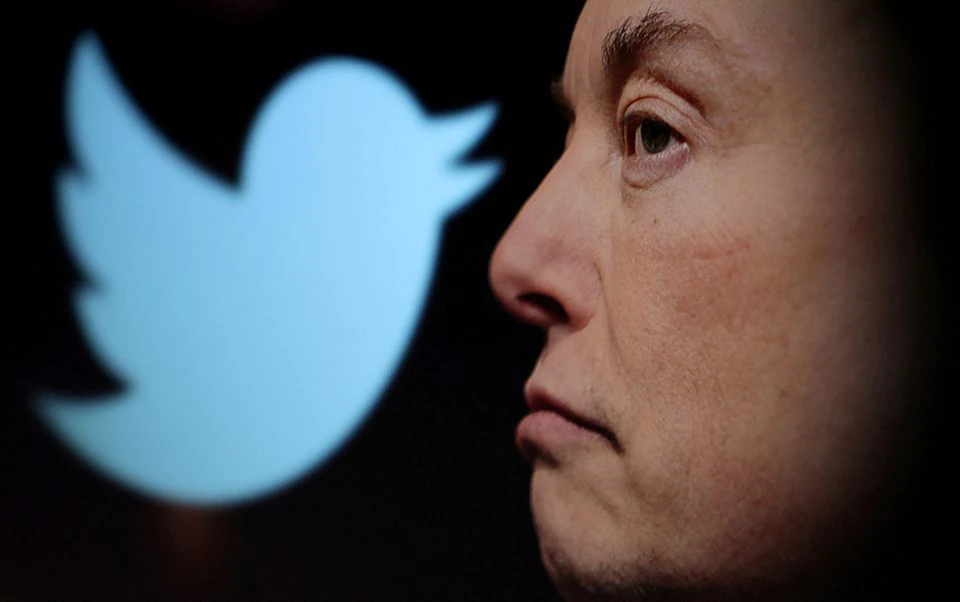 ELON MUSK DEJARA TWITTER CUANDO ENCUENTRE “ALGUIEN LO SUFICIENTEMENTE TONTO”