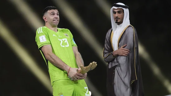 EL “DIBU” EMILIANO MARTINEZ EXPLICA SU OBSCENA CELEBRACION