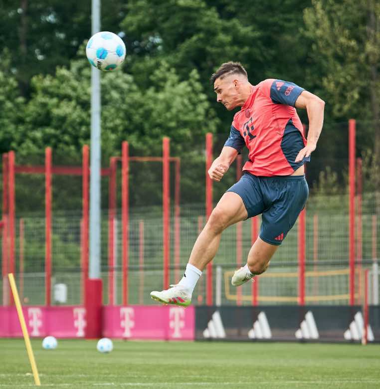 Bayern lifts its 34th star